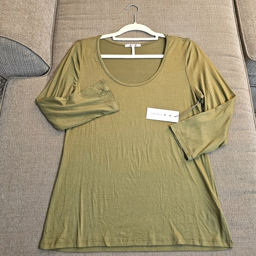 Three Dots Olive Green Casual Scoop Neck Minimalist Fitted Top Size Large